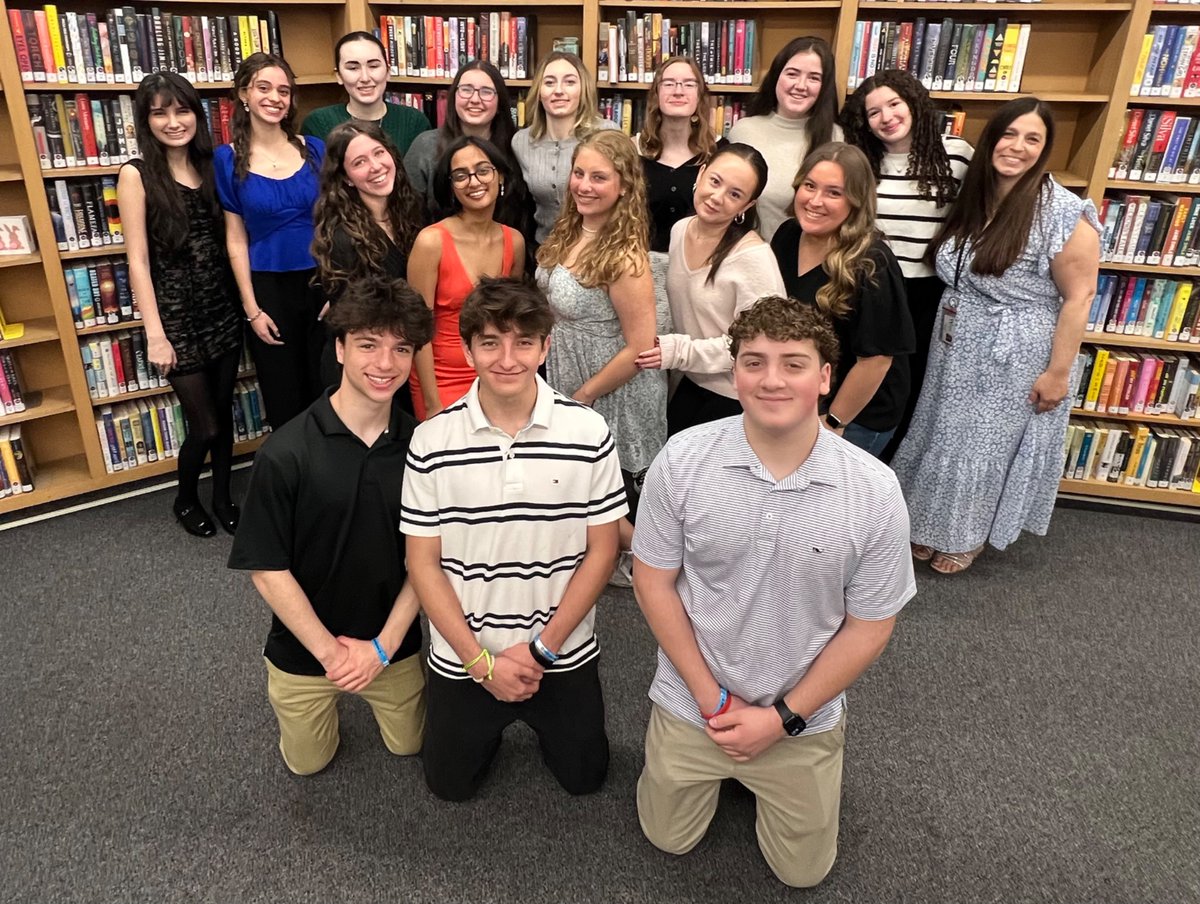 Congratulations to this year’s National English Honor Society inductees, and welcome to Wantagh High School’s Alchemists Chapter!