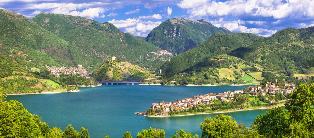#ColleDiTora, fino alla fine del 1800 si chiamava  Collepiccolo. La creazione del bacino idroelettrico negli anni 30 ha dato luogo ai laghi del Turano e del Salto ha trasformato il borgo in un pittoresco luogo  da scoprire.

Scopri di più👉 visitlazio.com/colle-di-tora/

#VisitLazio