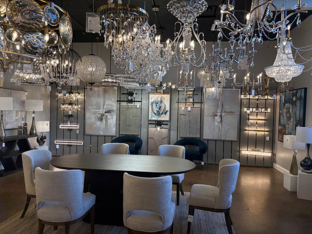 ProgLighting's tweet image. Stop by our Progressive Lighting Lanier showroom and let our bright, cheerful, highly-trained experts help you find the perfect lighting and home décor! 💡 From stylish fixtures to standout service, we’ve got you (and your space) covered. 👍 

4180 Ga. Highway 400 in Cumming