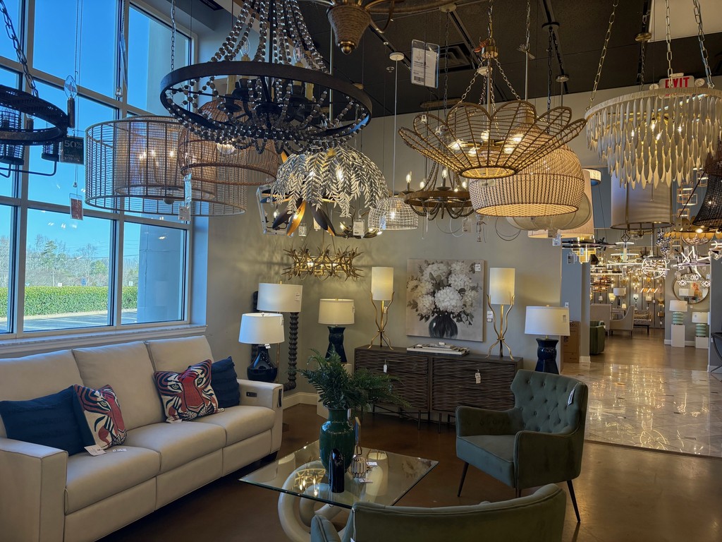 ProgLighting's tweet image. Stop by our Progressive Lighting Lanier showroom and let our bright, cheerful, highly-trained experts help you find the perfect lighting and home décor! 💡 From stylish fixtures to standout service, we’ve got you (and your space) covered. 👍 

4180 Ga. Highway 400 in Cumming