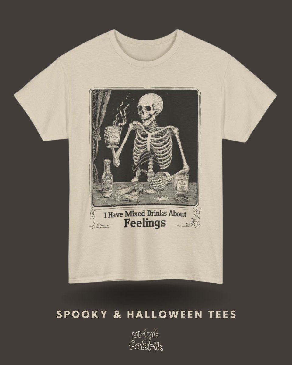 printandfabrik's tweet image. It’s not just a cocktail. It’s emotional damage with ice.
#SpookyShirt #SkeletonHumor #DarkAcademiaVibes
