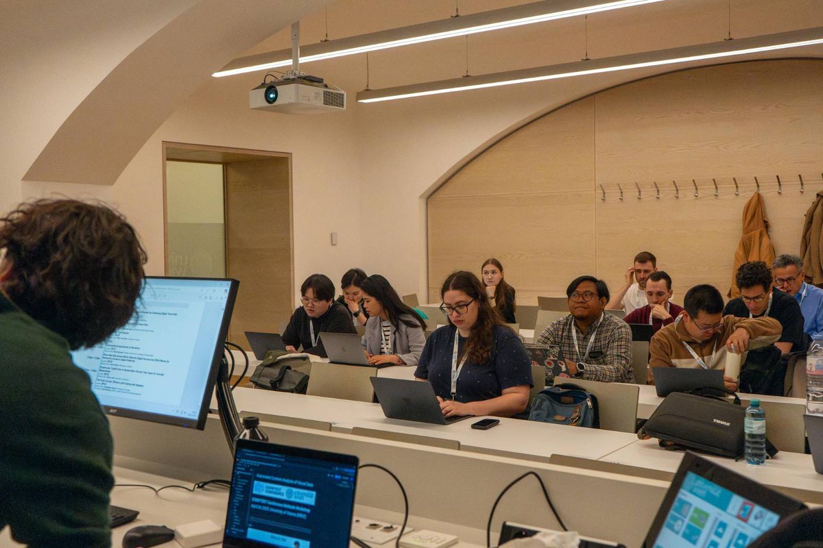 COMPTEXTCONF's tweet image. A stimulating morning of hands-on tutorials at #COMPTEXT2025 introduced participants to advanced techniques in digital trace data collection, visual content analysis, and Bayesian text modelling. The day is far from over — stay tuned for more cutting-edge methods in action.
