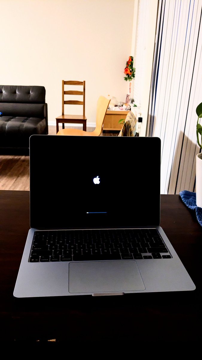 (had to) upgrade after 5 years. And there couldn't be a greater time. 

This is the base M4 MacBook Air - it's been a week and I'm loving it. <a href="/Apple/">Apple</a>