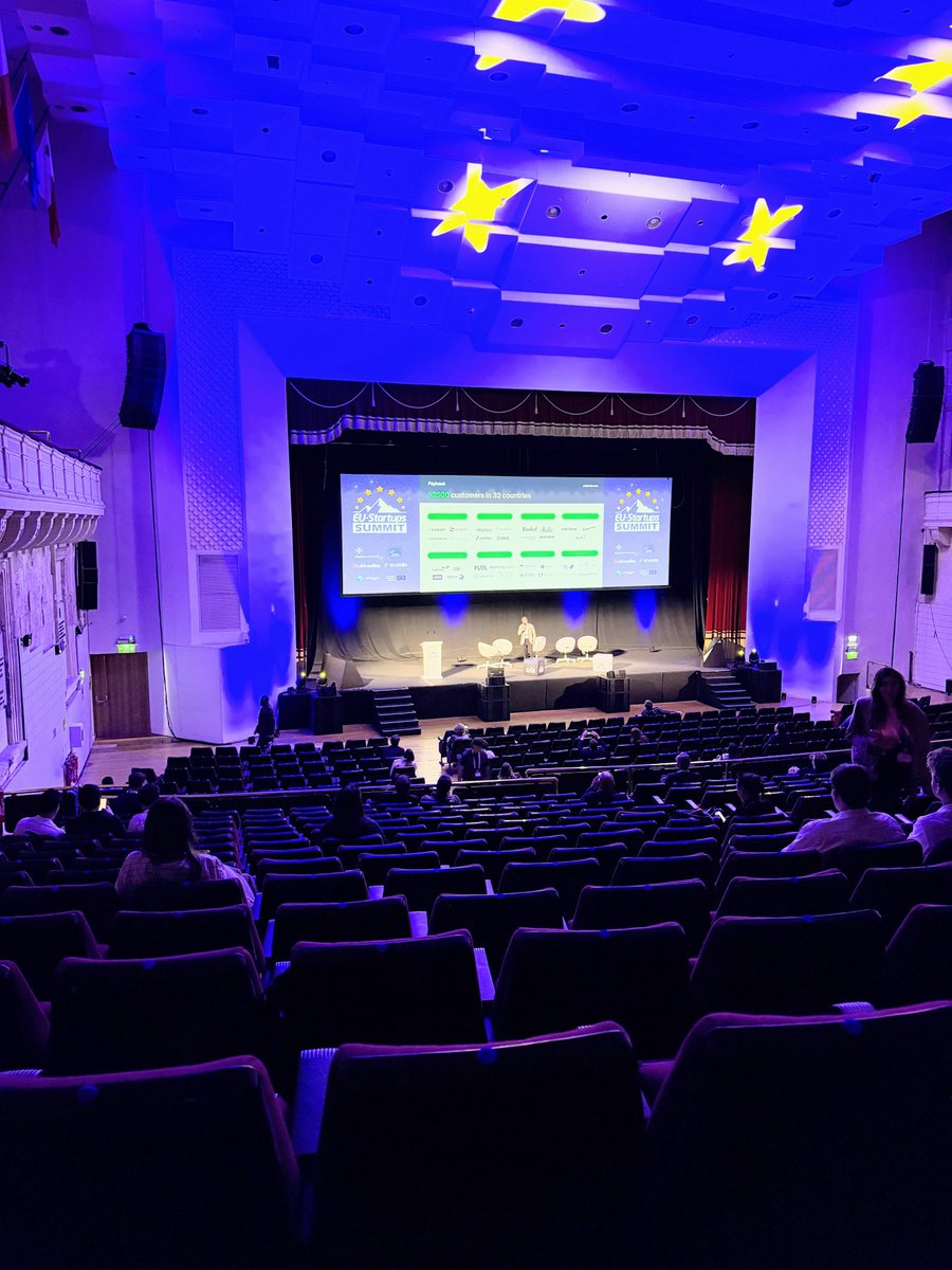 dimitrioskonst's tweet image. The state of the European startup ecosystem in two pictures:
In the EU startup summit in Malta, the auditorium is full for a politician but empty for a unicorn founder who built his country’s biggest fintech.
