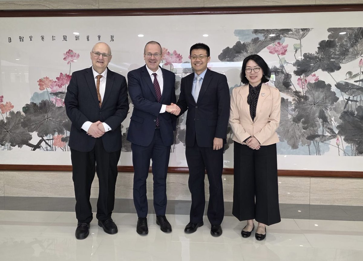 Hans Kluge (@hans_kluge) on Twitter photo The current transformation of <a href="/WHO/">World Health Organization (WHO)</a> featured highly in my meeting with LI Ming, Director General of the Int’l Cooperation Department at <a href="/cidcaofficial/">CIDCA</a>, the China Int’l Development Cooperation Agency.
I briefed DG Li about the reform process we have engaged in at <a href="/WHO_Europe/">WHO/Europe</a> The current transformation of <a href="/WHO/">World Health Organization (WHO)</a> featured highly in my meeting with LI Ming, Director General of the Int’l Cooperation Department at <a href="/cidcaofficial/">CIDCA</a>, the China Int’l Development Cooperation Agency.
I briefed DG Li about the reform process we have engaged in at <a href="/WHO_Europe/">WHO/Europe</a>