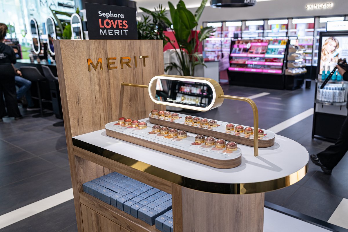OutformInt's tweet image. We couldn’t be prouder of our global partner Merit Beauty for their stunning Sephora UK launch &amp;amp; store takeover. We’re honored to have supported this milestone moment, maximizing the brand’s minimalist glam identity at every touchpoint.

#daretoinnovate #merit #sephorauk