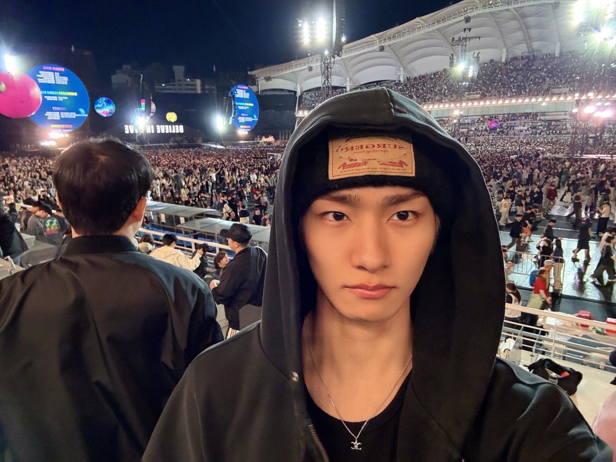 by_EPEX's tweet photo. Coldplay, you're my SUPERHERO!!!!!🫰🫰

#EPEX #이펙스 #JEFF #제프 #젶프프 https://t.co/lHCQLVYeBj