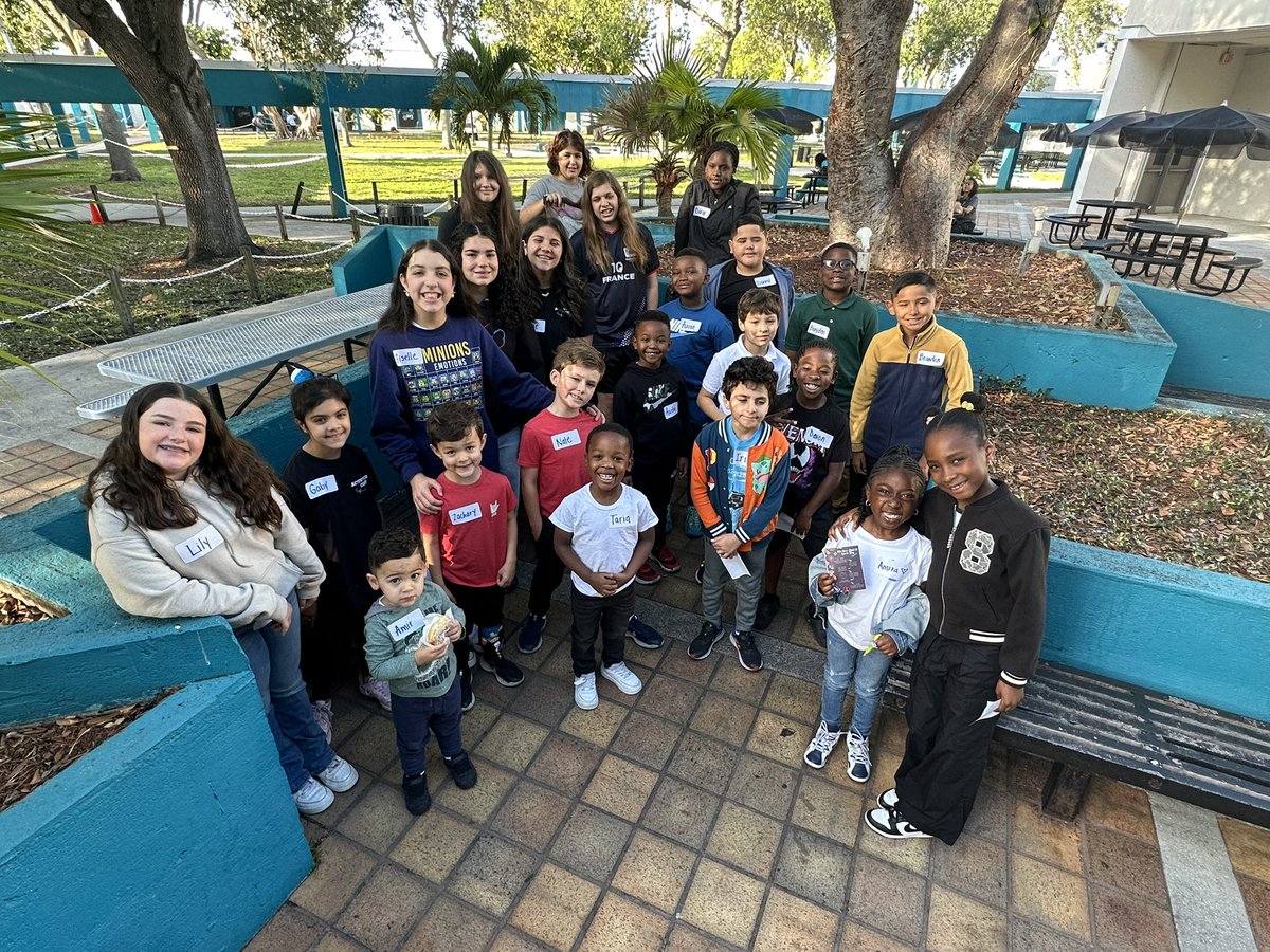 MLECJaguars's tweet image. We are off to a great start with our honorary Jaguars. This is one of the best days of the year! #tyctwd #jaguarpride