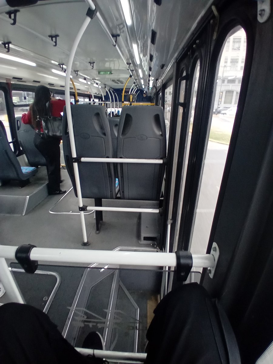 El mejor asiento del bondi.
No leo lloros.