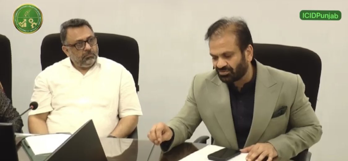 ICIDPunjab's tweet photo. فارما ویلی سے نئی انڈسٹریز کا قیام ، زرمبادلہ میں اضافہ، ہزاروں افراد کو روزگار ملے گا
پنجاب حکومت کا عزم:
مضبوط صنعت، خود کفیل پاکستان
@ChShafayHussain 
@GovtofPunjabPK 
#ShafayHussain #ICIDPunjab  
#PEIDMIC  #PPMA
#PunjabPharma #IndustrialGrowth #ExportPotential https://t.co/yziu8Tn2nL