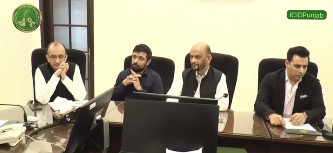 ICIDPunjab's tweet photo. فارما ویلی سے نئی انڈسٹریز کا قیام ، زرمبادلہ میں اضافہ، ہزاروں افراد کو روزگار ملے گا
پنجاب حکومت کا عزم:
مضبوط صنعت، خود کفیل پاکستان
@ChShafayHussain 
@GovtofPunjabPK 
#ShafayHussain #ICIDPunjab  
#PEIDMIC  #PPMA
#PunjabPharma #IndustrialGrowth #ExportPotential https://t.co/yziu8Tn2nL