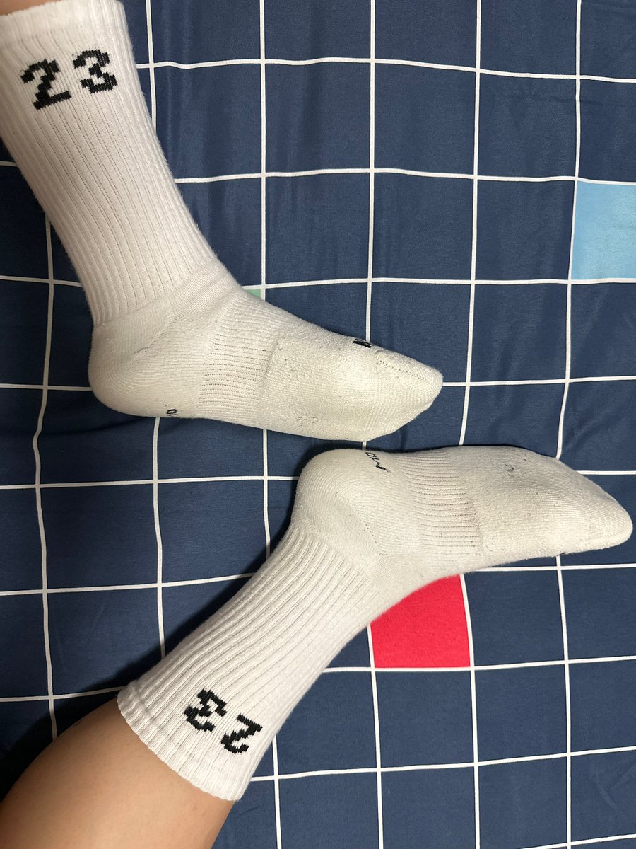 sgkinkss's tweet photo. Make a guess how worn are this? 😏 https://t.co/l1u0ApJ5Mv