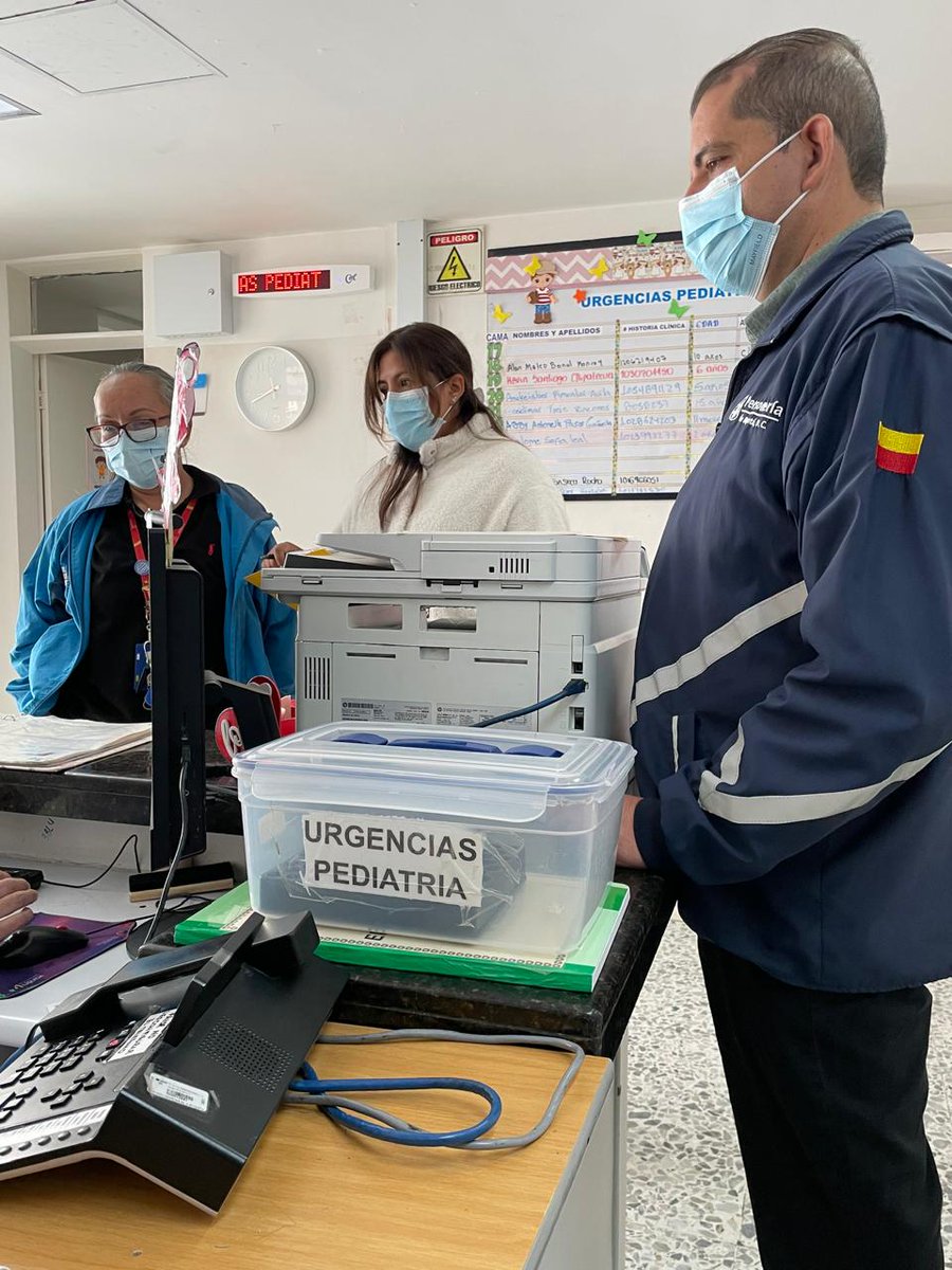personeriabta's tweet photo. #AEstaHora 140 funcionarios recogen testimonios de usuarios, hablan con personal médico y registran imágenes para documentar la prestación de los servicios de salud en cada centro asistencial.
 #VigilanciaPreventiva https://t.co/E2DQhpZhg6