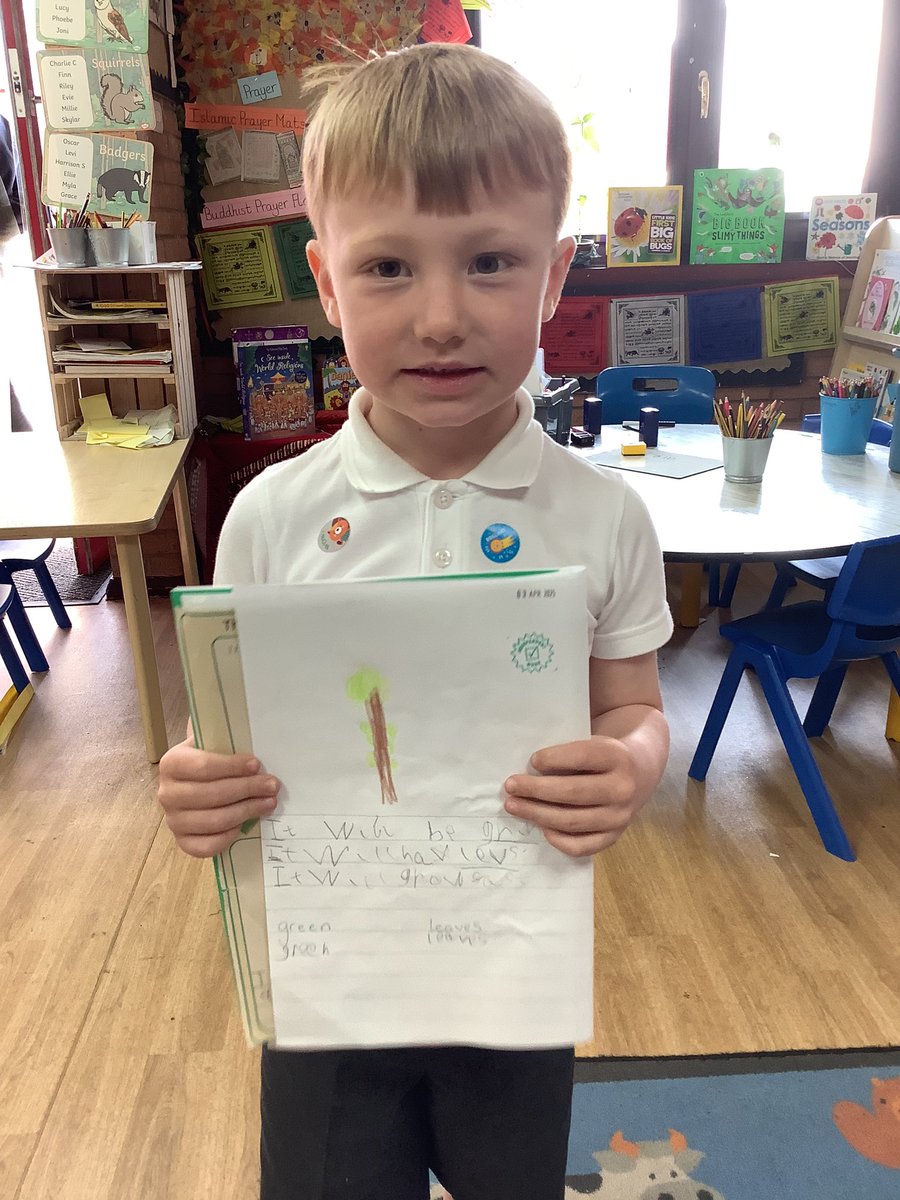 ClassRAspull's tweet image. Albie has worked his socks off this afternoon! He labelled his flower and has independently written his sentences…he’s even gone back to check his work and improve it! Are you sure you’re only in reception? #acpswriting #acpseyfs