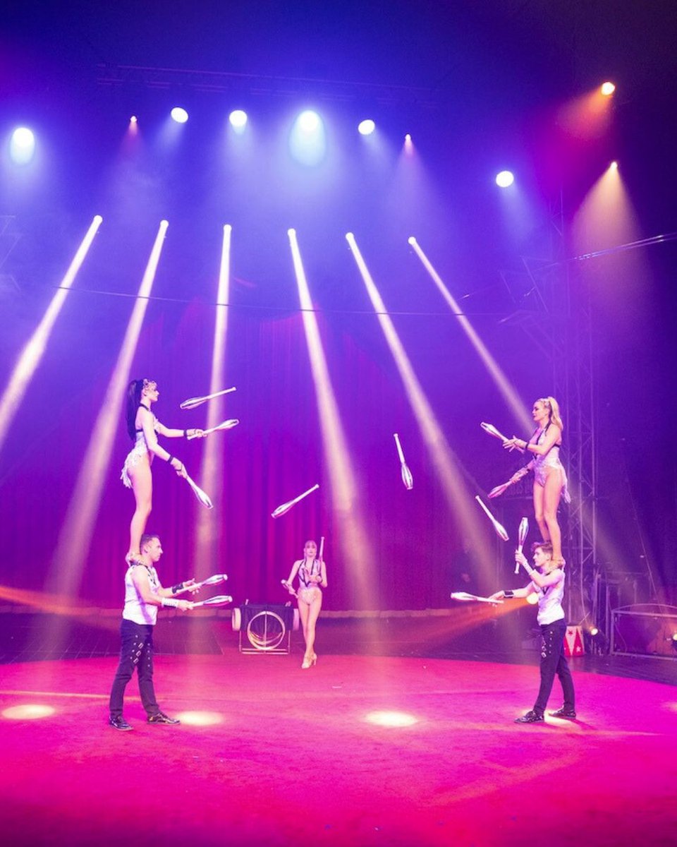 OutletsSC's tweet photo. 🎪✨ Step into the spotlight with Circus Vargas: Hollywood Dreams! A dazzling tribute to cinema’s Golden Age with jaw-dropping stunts, aerialists &amp; more! 🌟 May 2–12 at Outlets at San Clemente. 🎟️ Get tickets via link in bio! #CircusVargas #HollywoodDreams https://t.co/bfGGrU3uqo