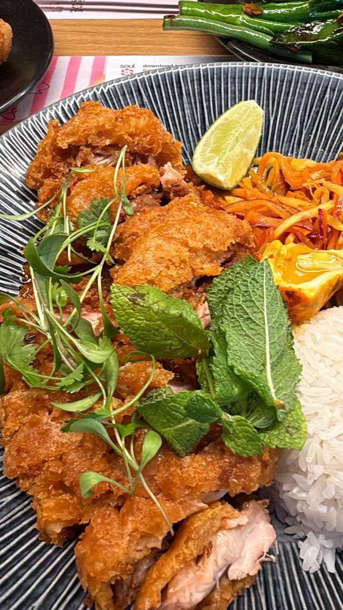 Ayam geprek London style. Yah lumayan lah walau sambelnya ga pedes sama sekali