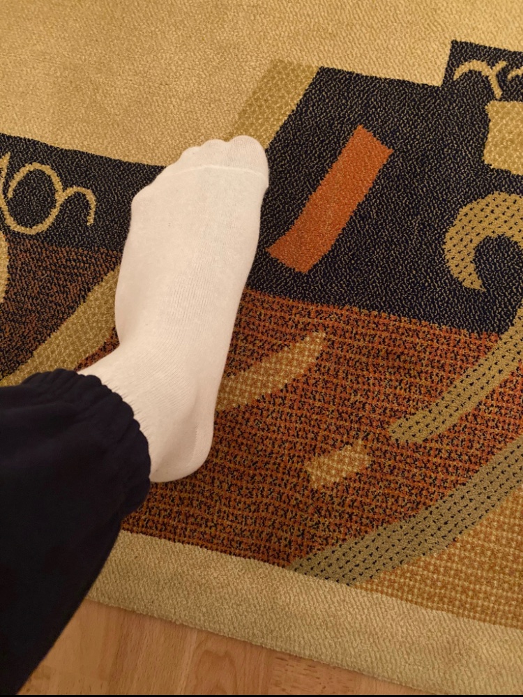 FootFightStrong's tweet image. Güçlü ve geniş ayaklarımı yenecek bir rakip daha çıkmadı ezip geçiyorum yok mu bir yiğit alfa ayaklarıma karşı üstünlük kurabilecek yok mu cesur bir rakip