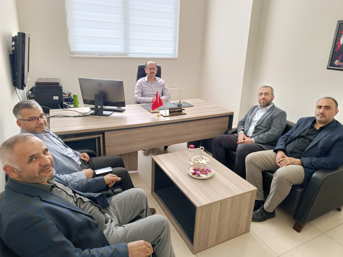 İlçe Müftümüz Çelebi GÜN,  Şube Müdürü Yasin EKİM ve Daire Personelleri Yahyalı Meslek Yüksekokuluna Yüksekokul Sekreteri olarak atanan Ebubekir YALÇINKAYA'ya  hayırlı olsun ziyaretinde bulundular.