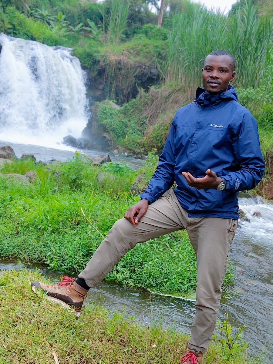 Exploring the untamed beauty of Rwanda  🇷🇼 where each  step brings you closer to the incredible view and long-lasting memories !
#TwinLakes | #visitrwanda_now