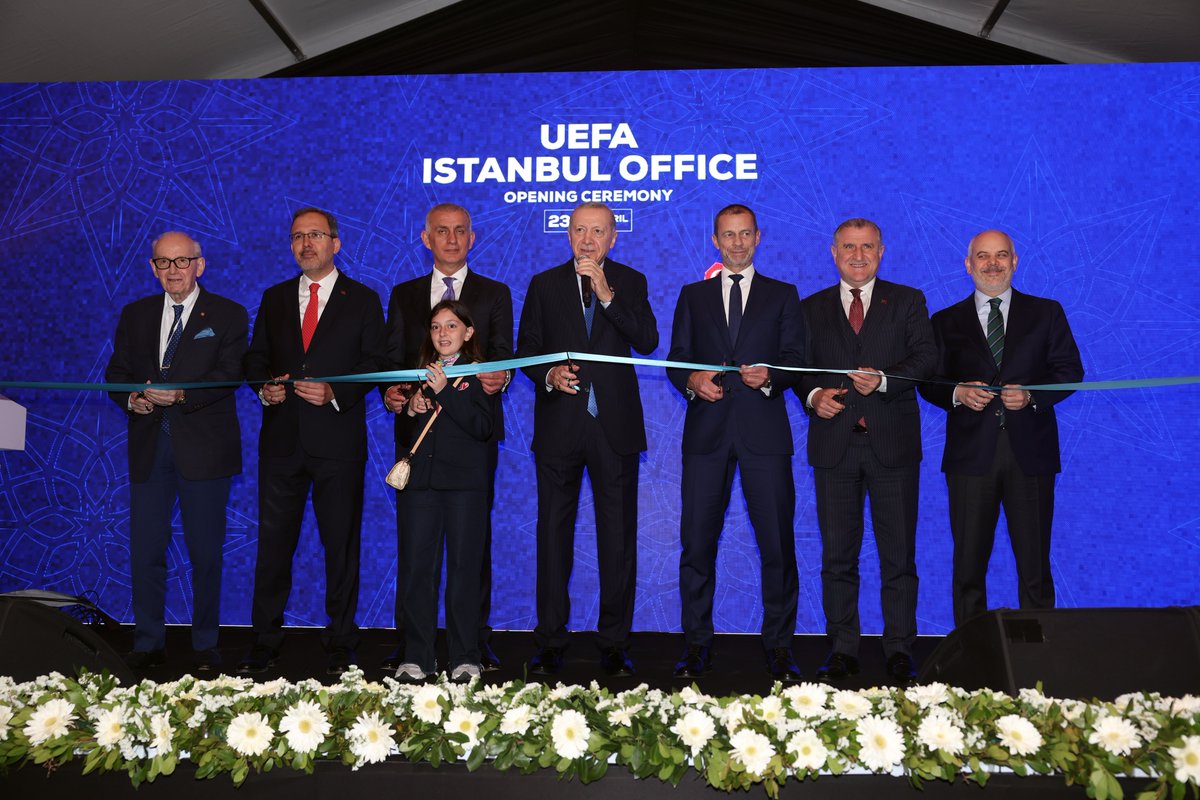 Türkiye Futbol Federasyonu'nun temasları sonucu İstanbul'da açılması kararlaştırılan UEFA İstanbul Temsilciliği, Sayın Cumhurbaşkanımız Recep Tayyip Erdoğan'ın da onurlandırdığı törenle Londra ve Brüksel'in ardından UEFA'nın üçüncü dış merkezi olarak TFF'nin tarihi Levent