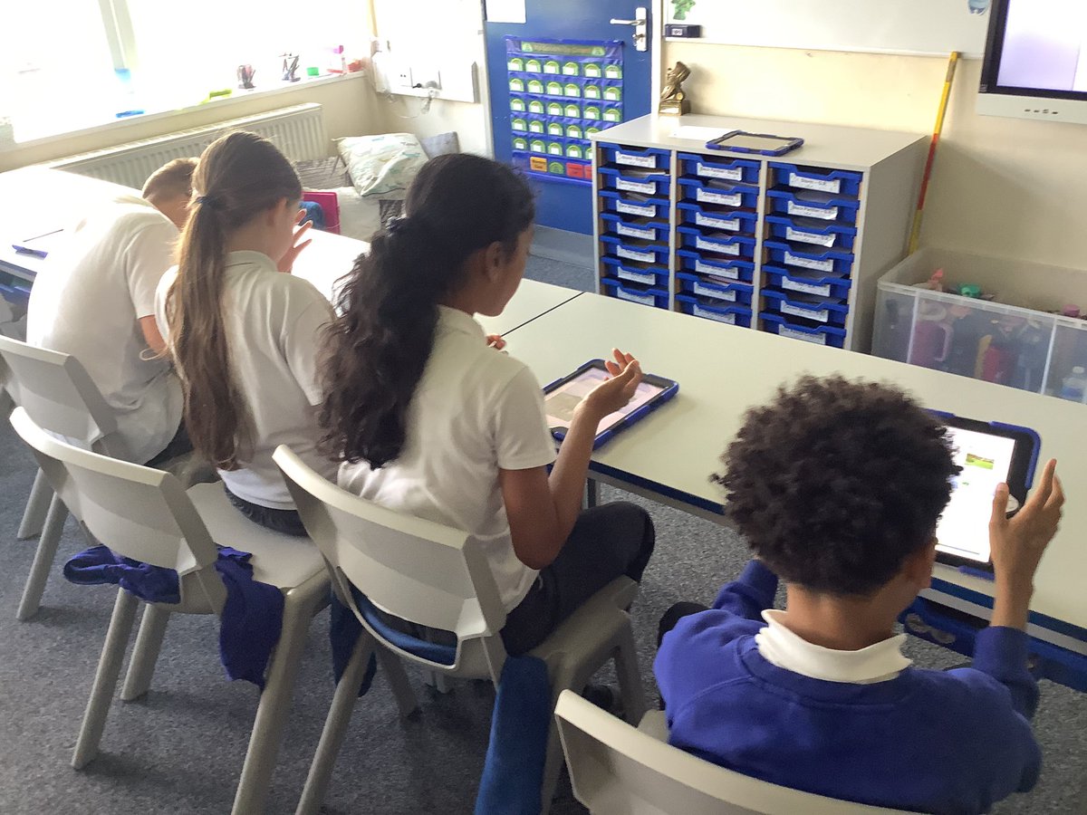 ReinwoodJuniors's tweet photo. We’ve explored digital art today, inspired by Hockney. We are very much enjoying exploring different techniques.
#RJS6S #RJSArt #RJSComputing https://t.co/fxIQItRYgC