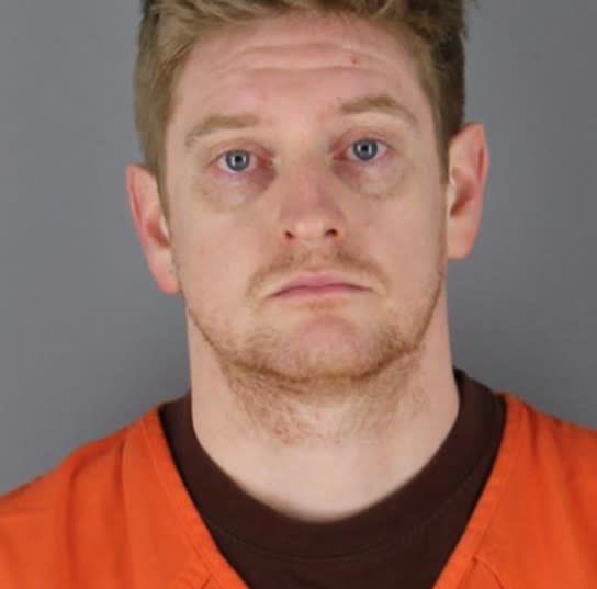 🚨 WOW: A 19-year-old Hennepin County woman is charged with a felony for $7K in damages after keying a coworker’s car.

But Soros-backed Mary Moriarty let this Democrat activist walk free after $20K in vandalism to Teslas in Hennepin County.

Two-tier justice, plain and simple.