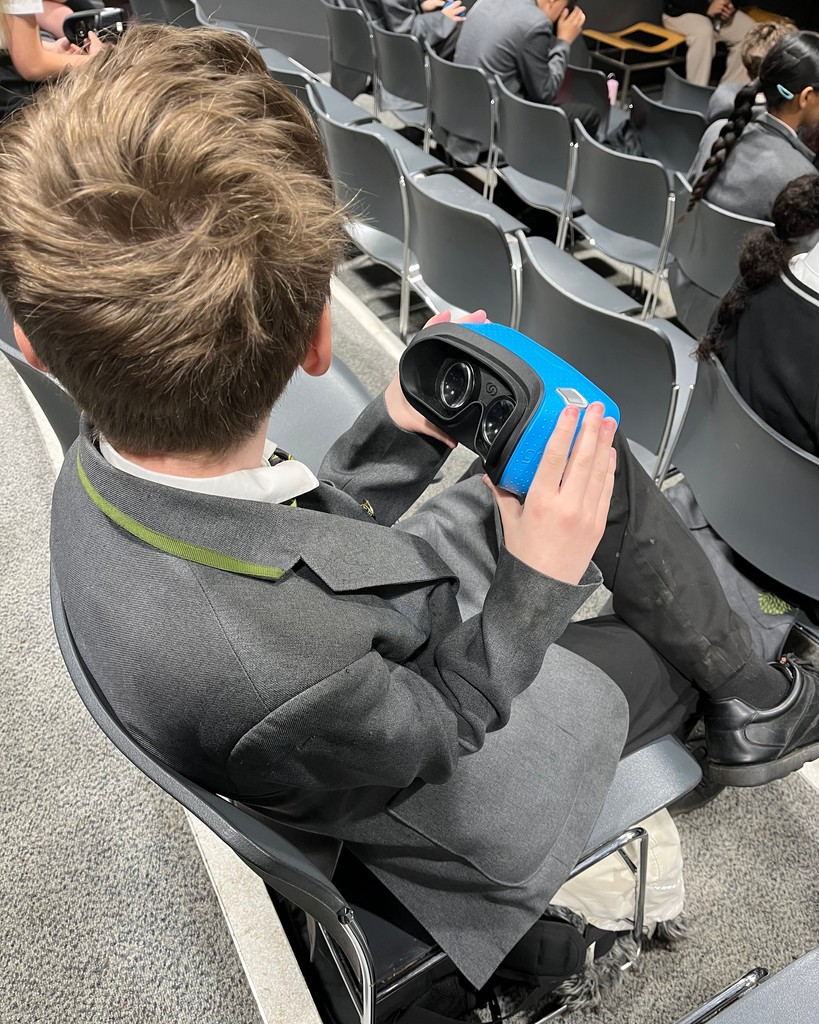 NLLAcademy's tweet image. Students in Year 7 have today been enjoying a thrilling solar expedition in their virtual reality workshops!

#virtualreality #immersivelearningexperiences #keystagethree #year7 #technology #digitalliteracy #believeandachieve