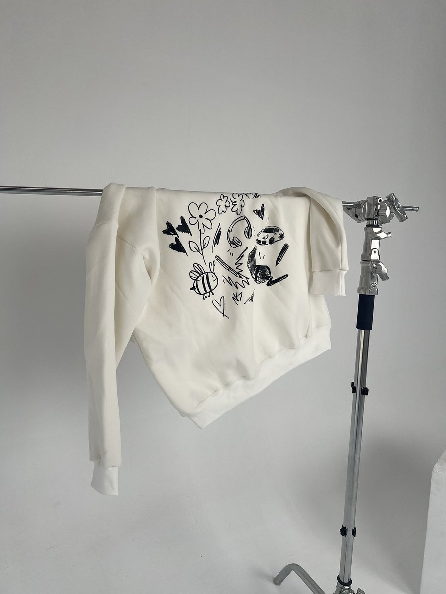 nourillustrates's tweet photo. My hoodies are now live!!!💋 https://t.co/hyGZh552hI