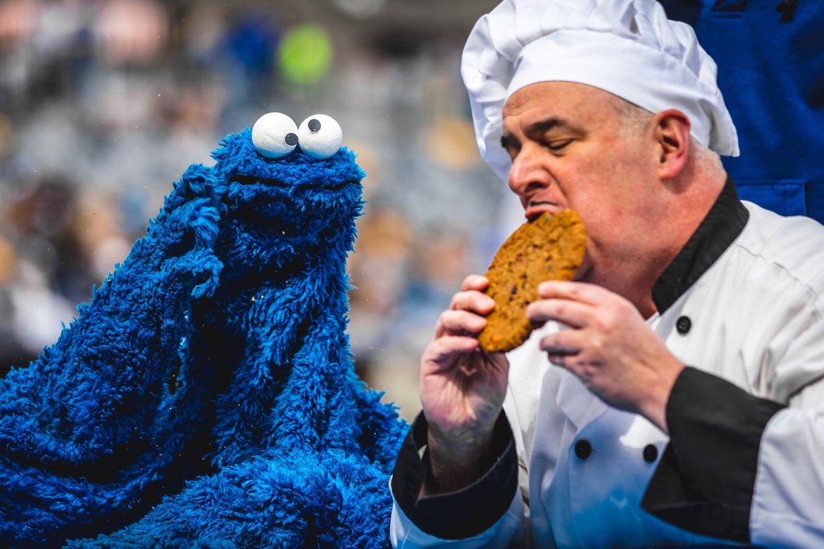 chef_saints's tweet image. As usual, #cookiemonster won. Itβs much easier to win a cookie eating contest when you donβt have a digestive system. @StPaulSaints @Ushertainers #funisgood πΈ @ratinthehat84