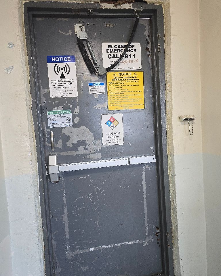 abbaslocksmith's tweet photo. We have #licensed #locksmiths standing by to assist in #emergency, #locksmith #service in #Queens, and #Brooklyn call now (718)424-1462, we service #Woodside, #Astoria, #Foresthills, #Flushing, #Elmhurst,  #carkeys#doors#Queenslocksmith#doors#firegate#security #door#gate https://t.co/aCZiGOO2pZ