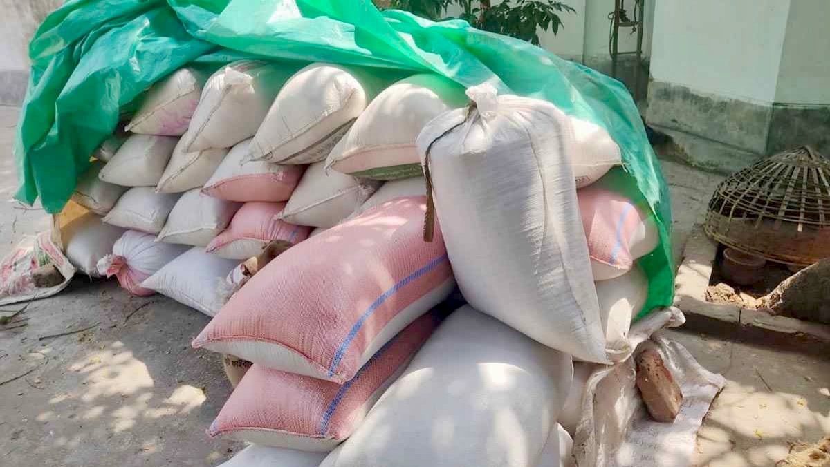নওগাঁয় ১৭১৯ কেজি খাদ্যবান্ধব কর্মসূচির চাল জব্দ