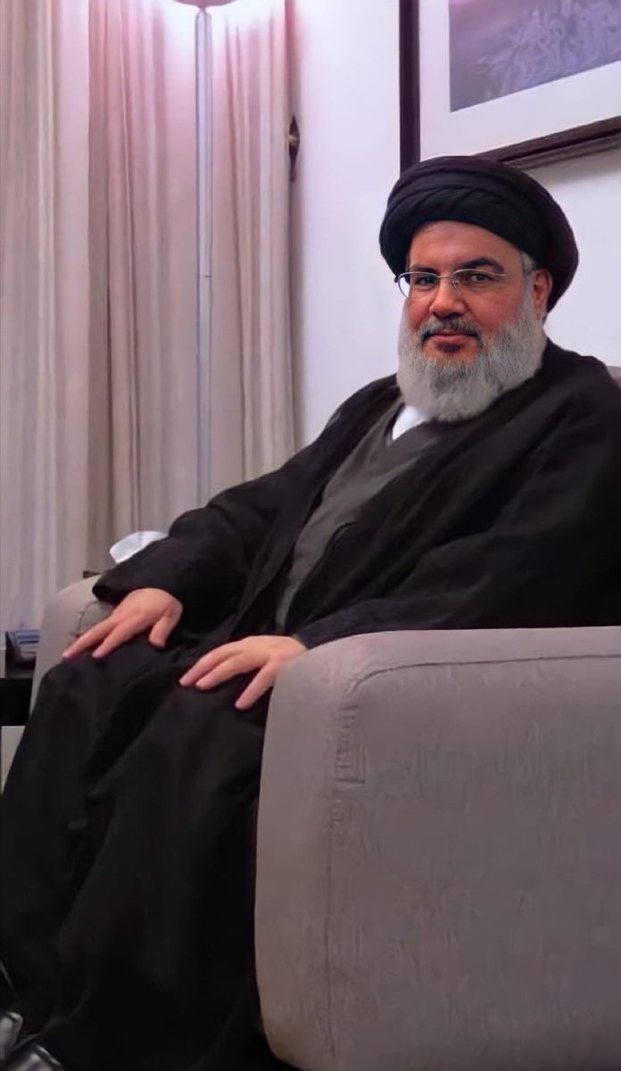 RoroS36's tweet image. لا أحدَ مثلهُ
         لا أحدَ قبلهُ
لا أحدَ بعدهُ💛
#سيدي