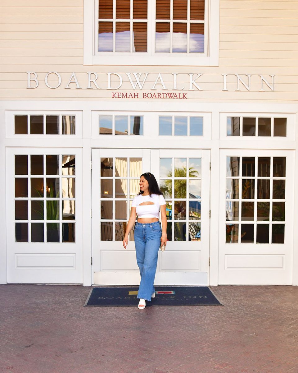 Pack your bags and join us for a fun-filled stay on the Kemah Boardwalk at the Boardwalk Inn!⁣