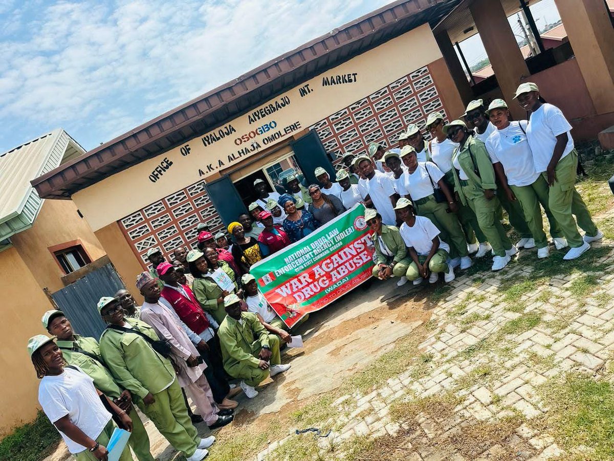 osunofficial's tweet photo. The Drug Free and Quality Control (DFQC) CDS Group of Osogbo Local Government, in collaboration with the National Drug Law Enforcement Agency (NDLEA), conducted a sensitisation outreach programme themed "Dangers of Drug Abuse/Misuse,"https://t.co/ljFke420va https://t.co/4OtmgORoqT