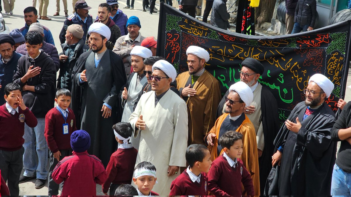 #Tribute to Imam Jafar Sadiq (AS)! JAME Kargil observed his martyrdom with a poignant procession &amp; program, featuring Marsiya recitation, student speeches &amp; heartfelt prayers. A testament to his enduring legacy of knowledge &amp; wisdom. #ImamJafarSadiq #JAMEKargil #LegacyOfKnowledge