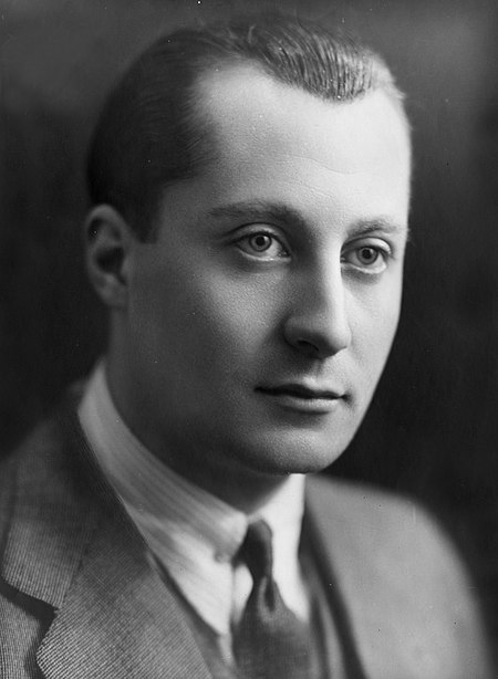 Vanguardistas_'s tweet image. Un 24 de abril nació en Madrid uno de los mejores hombres que ha tenido esta nación.

Hombre justo, patriota y revolucionario, dio su vida por España.

El gran Ausente. El jefe eterno. 
Siempre presente.
#PrimodeRivera