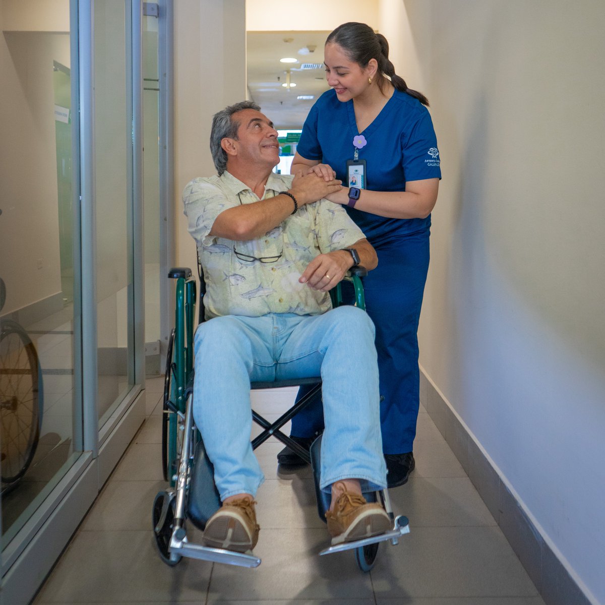 En el Aeropuerto Ecológico de #Galápagos la salud también vuela alto ✈️🩺🙌

Nuestro servicio médico, disponible para pasajeros y toda la comunidad aeroportuaria, ofrece una atención profesional y oportuna que marca la diferencia 👩‍⚕️✨ 💉

#EcogalSostenible