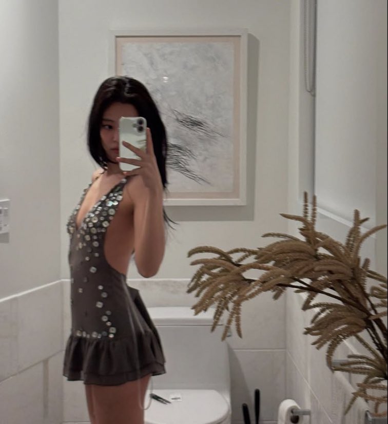 ͏͏͏͏͏͏

             ﹫SER0PEDIA.⠀ sns update
              ≔ O42425 ⟷ 10 : 06 PM
              ⌕ location disabled  ⠀ 

         💋| off to where?