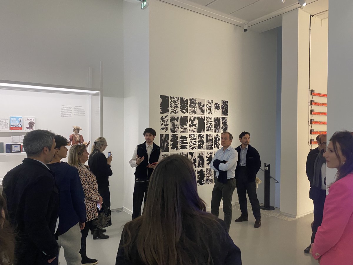 artpoint_xyz's tweet image. This week, we went to see the 'Le Monde Selon l'IA' (The World Through AI) exhibition at Jeu de Paume here in Paris with some of our clients and prospects.
So special to see the work of @sashastiles & @LindaDouniaR in this incredible institution!