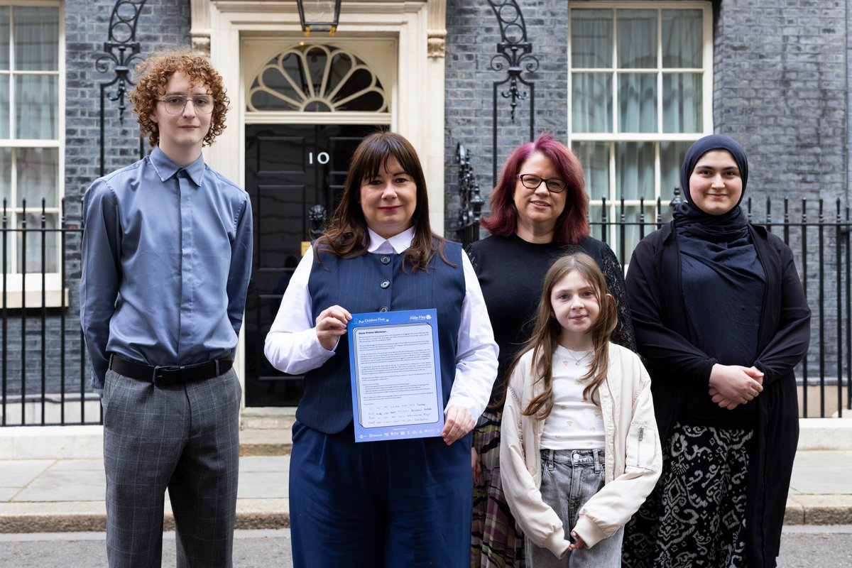 Today, children and young people on behalf of <a href="/AlderHeyCharity/">Alder Hey Children’s Charity</a> visited <a href="/10DowningStreet/">UK Prime Minister</a> to hand in an open letter.

The letter, signed by over 30 children from ten organisations, outlines what our young people need to live happier and healthier lives.

1/3