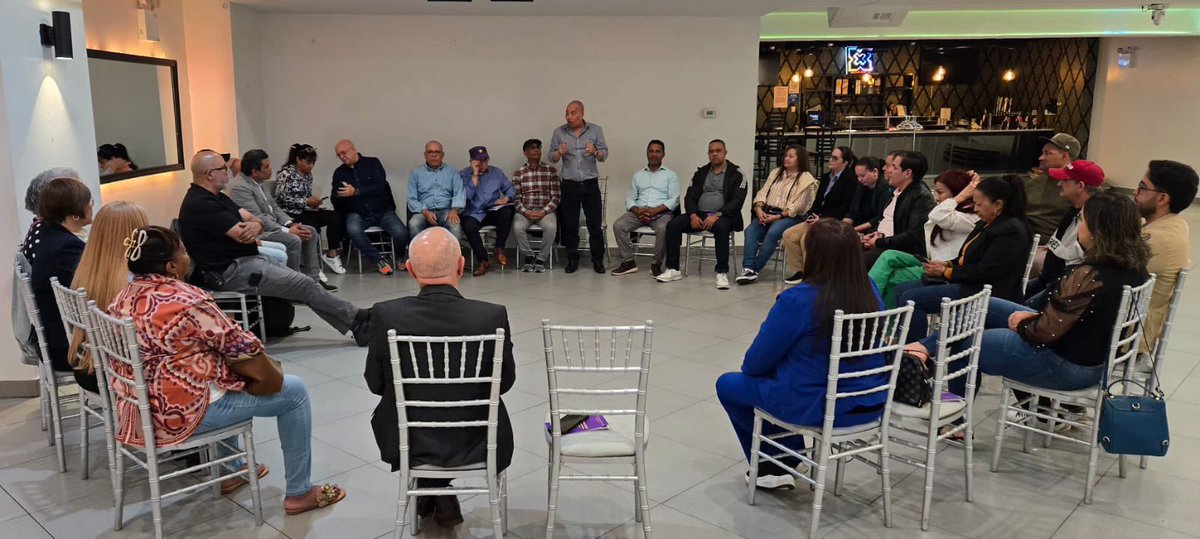 Soy del partido, soy PLD. 

El partido de las grandes transformaciones, del progreso y del servicio social. El partido de todos nosotros que llevamos en el pecho la llama morada encendida… el partido de la estrella amarilla, el partido de Juan Bosch. 

#soypld <a href="/pldenlinea/">PLD</a>