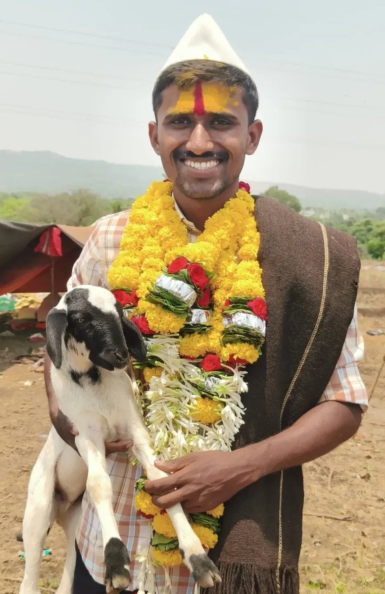 d_d_speaks's tweet photo. गुर वळणारा पोरगा खरच आज साहेब झाला 🙌👏
IPS बिरदेव सिद्दाप्पा डोणे https://t.co/NQyxHwJUfO