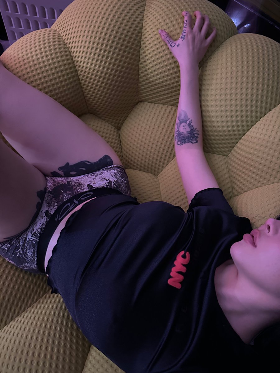 Giliancx (@bblovemoney1122) on Twitter photo 