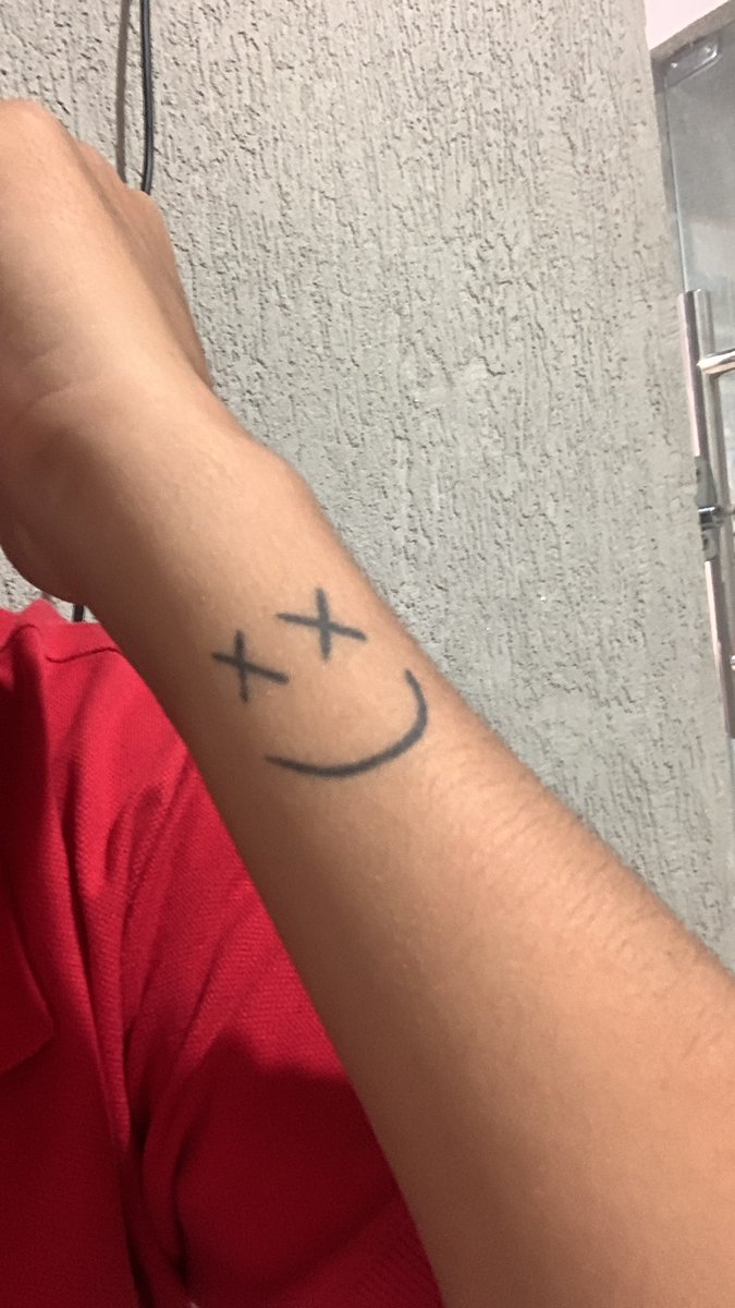 folklover91's tweet photo. eu tenho meio que uma tradição
tenho (e farei) tatuagens de todos os shows internacionais que fui, que eram o meu sonho ir
ja tenho da taylor e louis, faltam agora olivia rodrigo e skz 🥹 https://t.co/GR6LTynkIr