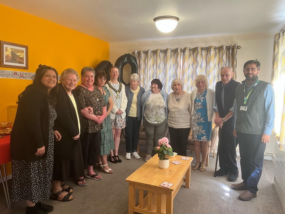 Shaftesbury Court, built in 1985, celebrated its 40th anniversary last week! 🎉

Cllrs Andy Tree, Catherine Clark &amp; Adeel Shah joined Town Crier Stuart Morrison to mark the occasion.

A fantastic day of smiles, stories, and celebration was had by all!
