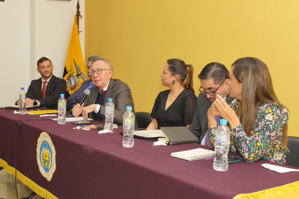 betancourtrene's tweet photo. “Ni neutral ni distante: La emergencia como método para repensar el Derecho Internacional desde nuestros propios desafíos”, conversatorio en el marco de la presentación oficial de la Maestría en Derecho Internacional Público con mención en Litigio Internacional. Gracias totales https://t.co/qBAYEzlTd0