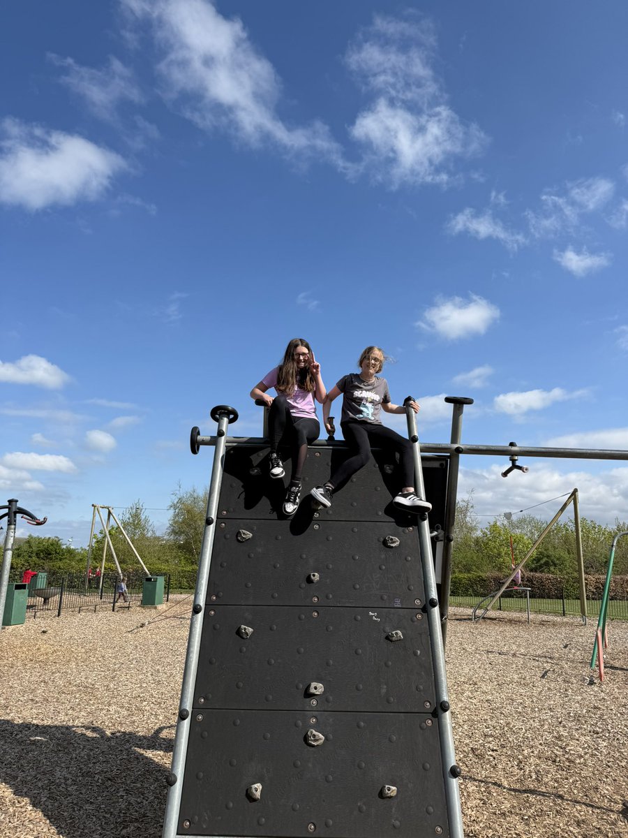 Lovely weather for a cycle to the park with Health &amp; Wellbeing class today 🚲☀️