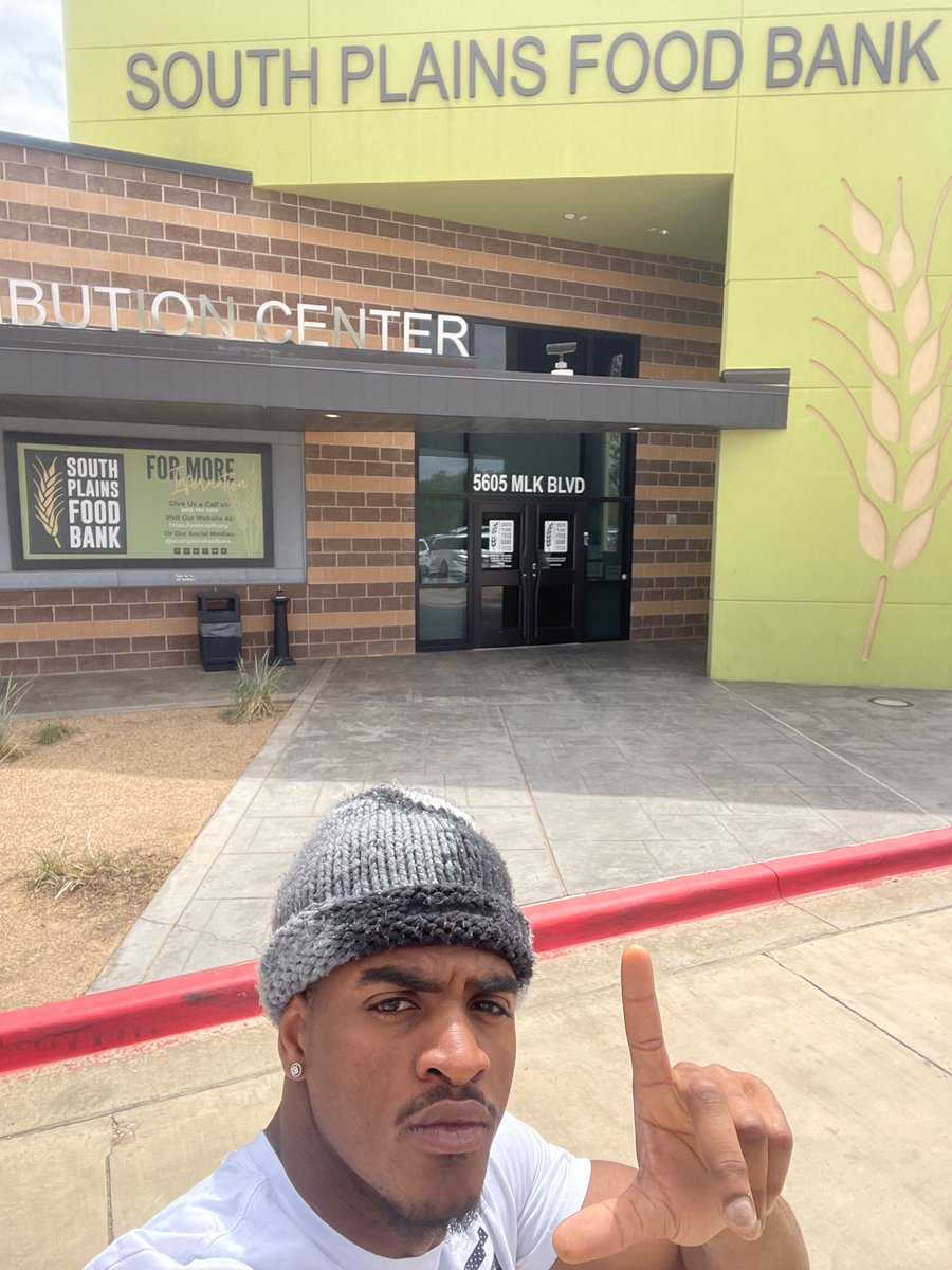Great time passing out food at south plains yesterday!!🤞🏽
<a href="/MatadorClubOrg/">The Matador Club</a>