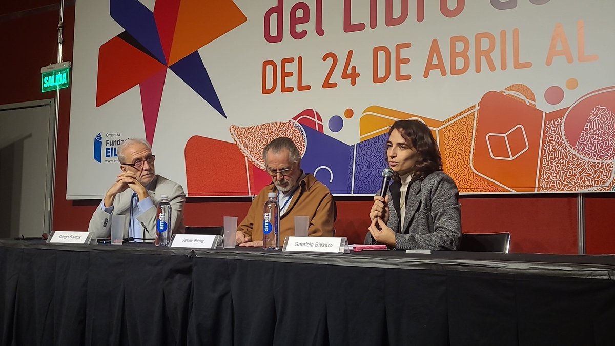 "La edición universitaria en perspectiva"
Una conversación sobre los procesos de profesionalización del sector y los desafíos
vigentes. Diego Barros (<a href="/MuseoSarmiento/">Museo Histórico Sarmiento</a>) y Javier Riera (<a href="/edbiblos/">Editorial Biblos</a>)
Coordina Gabriela Bissaro (Eudene)