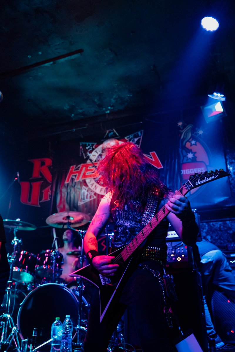 Symptoms of stagnation are coming to an end
Solitude's frustration has been our only friend
Now we must break free

📸Corvan Wolf